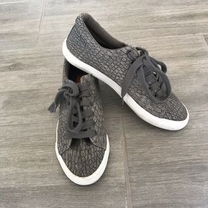 Me Too Gray Sneakers
